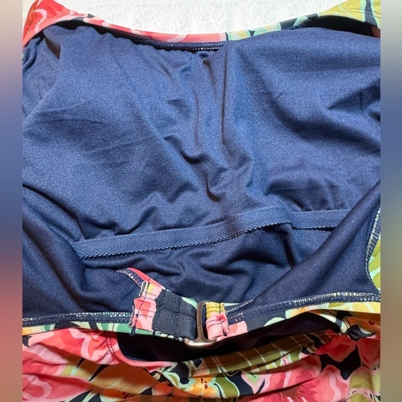 Hurley One Piece Swim Suit Size L = 12 - Picture 9 of 12